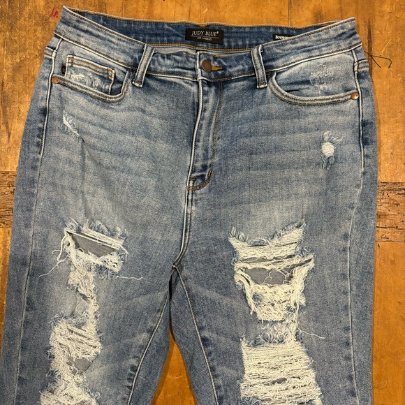 Judy Blue Jeans 11/30 Boyfriend Fit Distressed Stretch Denim Women Medium/Dark - Picture 2 of 9